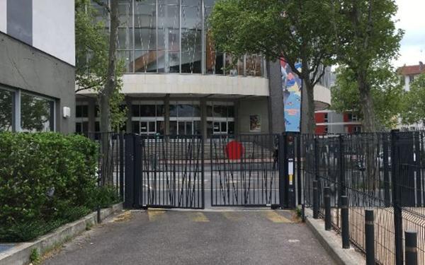 Stationnement à louer    Lyon 8