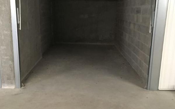 Stationnement à louer    Lyon 8