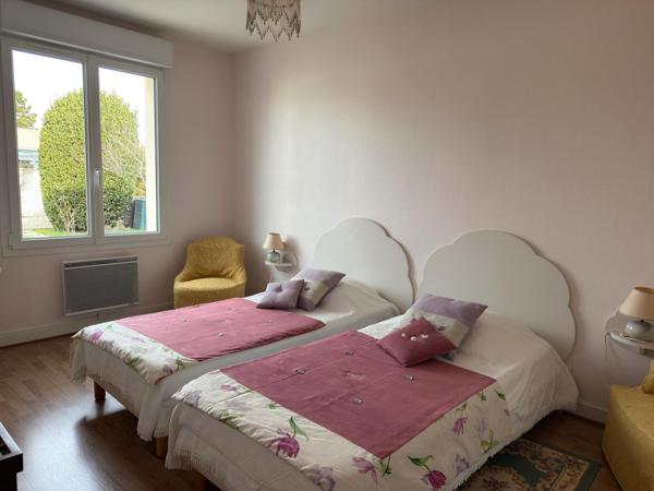 Maison de plain-pied 3 chambres avec jardin et garage - IDEAL pour une profession libérale - Quartier du stade à Châtelaillon-Plage