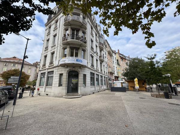 Local commercial 290m² emplacement numéro 1 à ANNONAY