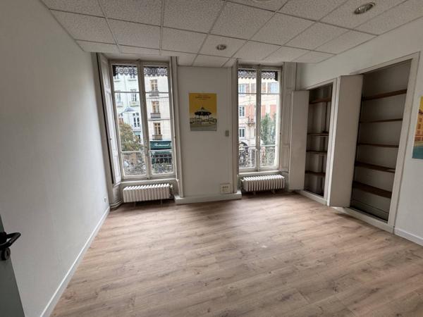 Local commercial 290m² emplacement numéro 1 à ANNONAY