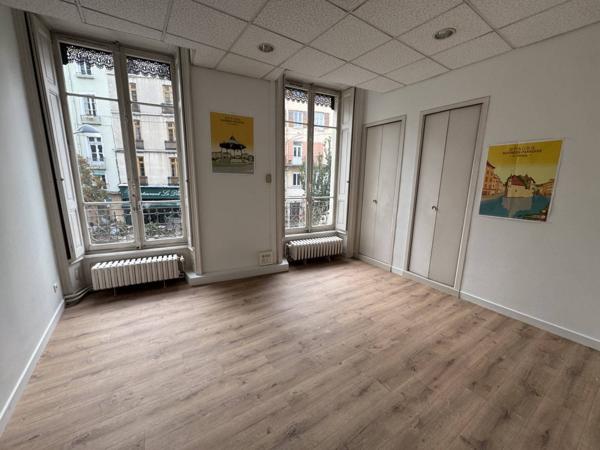 Local commercial 290m² emplacement numéro 1 à ANNONAY