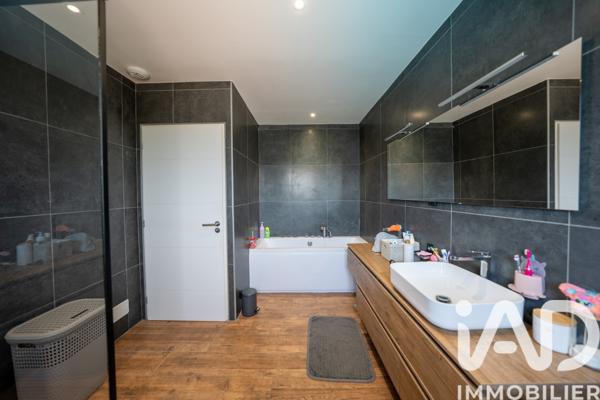 Maison à vendre 4 pièces 150 m² Vals-les-Bains