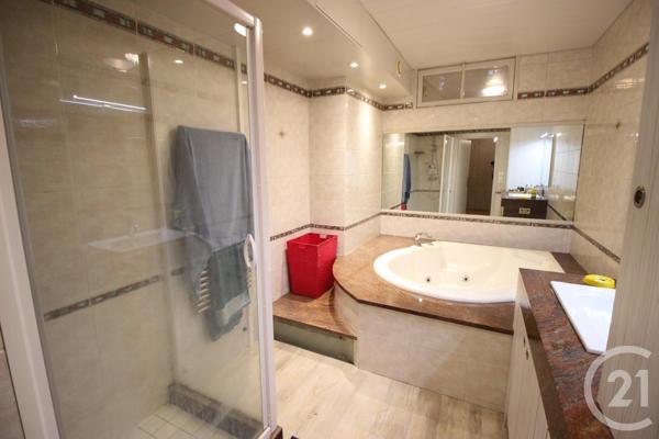 Appartement F4 à vendre  4 pièces - 109 m2 ST HILAIRE - 38