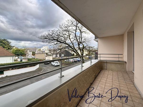 Appartement à vendre 2 pièces 47,50m2 chambre et garage ORLEANS (45)