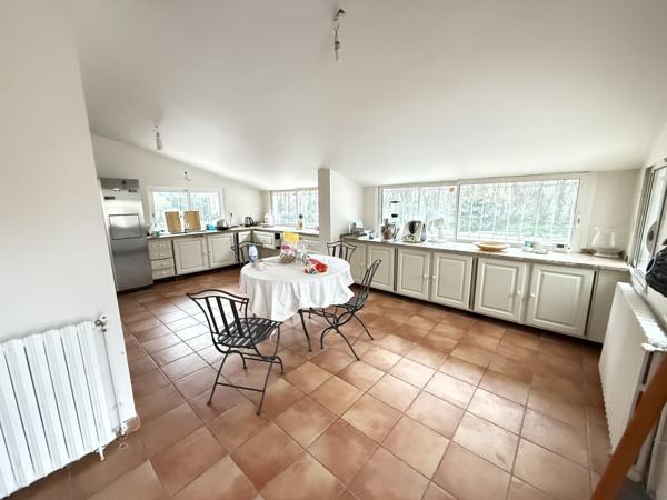 Le Soler (66270) Mas 10 pièces de 350m² édifier sur 25000 m² de terrain