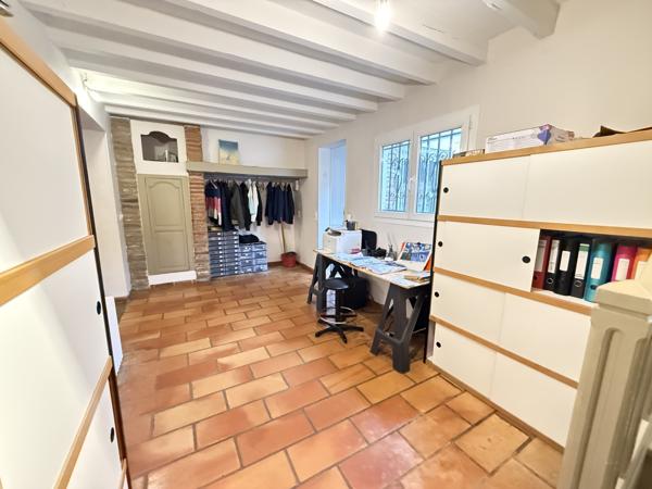 Le Soler (66270) Mas 10 pièces de 350m² édifier sur 25000 m² de terrain