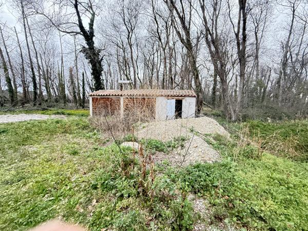 Le Soler (66270) Mas 10 pièces de 350m² édifier sur 25000 m² de terrain