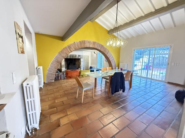 Le Soler (66270) Mas 10 pièces de 350m² édifier sur 25000 m² de terrain