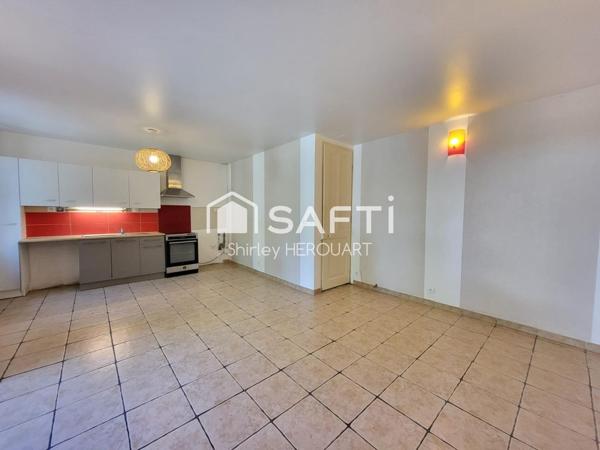 Appartement rez-de-jardin à Casamène