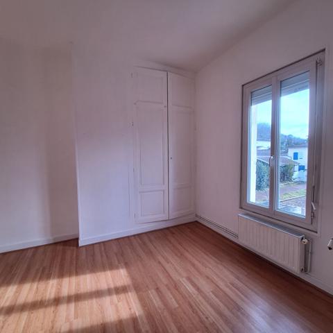 Proche Bouliac Maison en pierre de 88m2 avec son jardin de 366m2 , Bouliac Proche Bouliac Maison en pierre de 88m2 avec son jardin de 366m2 , Bouliac
