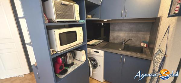 Appartement à Saint-Pierre-la-Mer BEAU T2 RENOVE VUE DEGAGEE PLACE DE PARKING