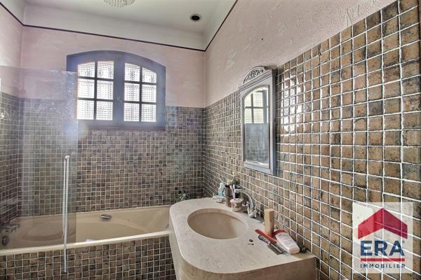 Maison à Orange - 4 pièces - 141m² habitable - 788m² de terrain !