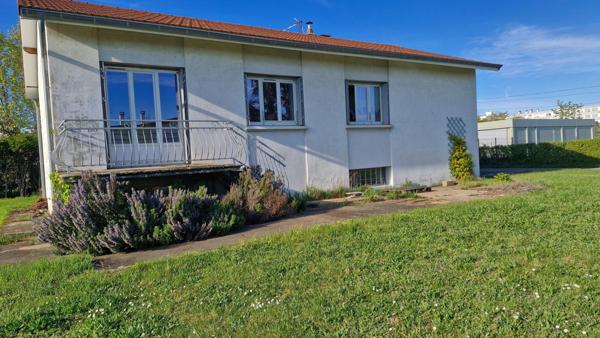 Maison fort potentiel , jolie Parcelle