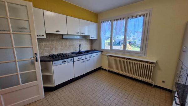 Maison fort potentiel , jolie Parcelle