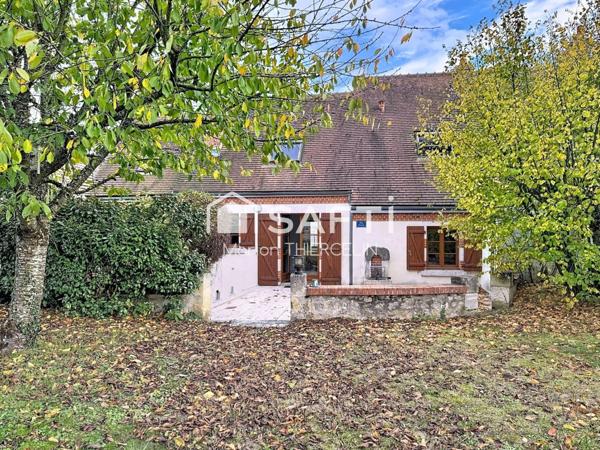 Belle maison familiale en pierre de 170m² environ située en centre bourg de Donnery