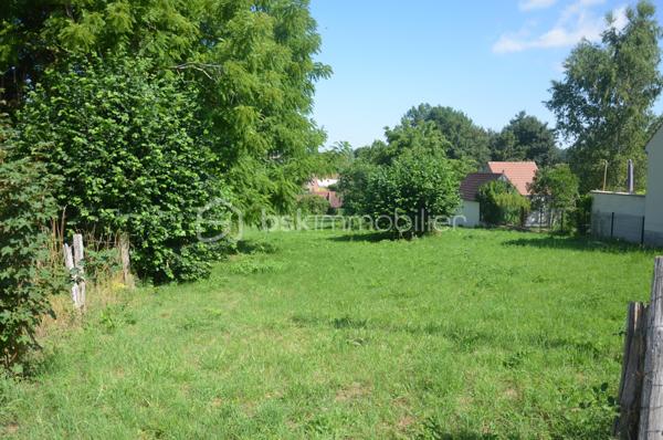 Terrain de 2 300 m²