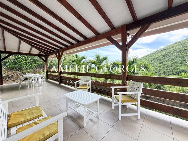 Villa T4 avec piscine et vue Rocher – Le Diamant