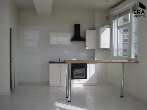 A LOUER APPARTEMENT 2 CHAMBRES PROCHE GARE ET CENTRE VILLE
