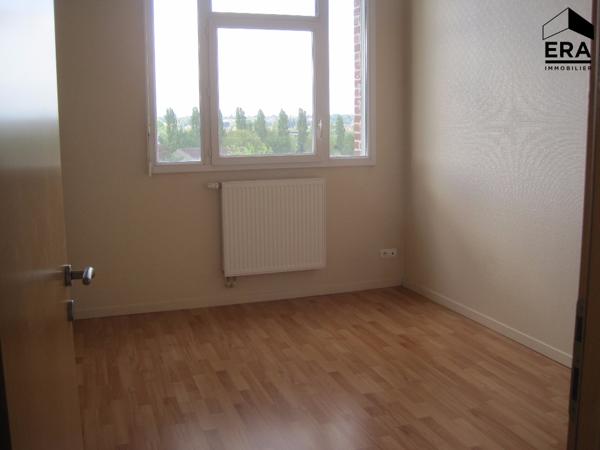 A LOUER APPARTEMENT 2 CHAMBRES PROCHE GARE ET CENTRE VILLE
