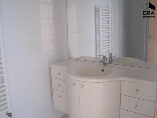 A LOUER APPARTEMENT 2 CHAMBRES PROCHE GARE ET CENTRE VILLE
