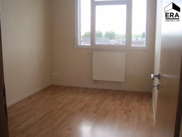 A LOUER APPARTEMENT 2 CHAMBRES PROCHE GARE ET CENTRE VILLE