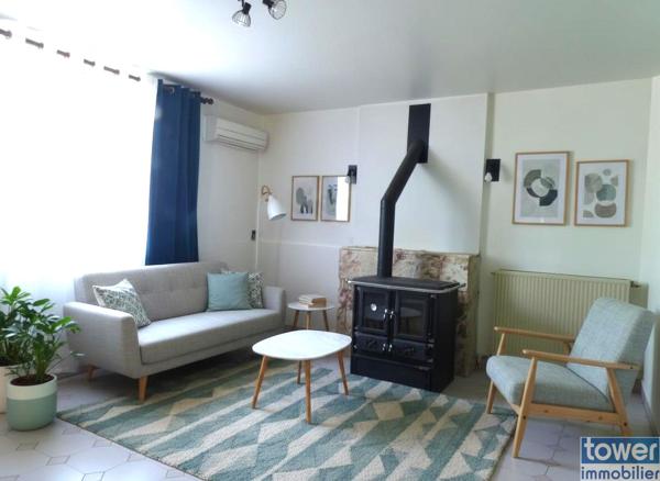 Maison
                                                                                                                                                                                                                                                                                                                        6 pièce(s)                                                                                                                                                                                                          4 chambre(s)                                                                                                                                                                                                          104  m²