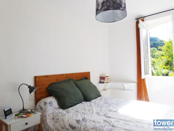 Maison
                                                                                                                                                                                                                                                                                                                        6 pièce(s)                                                                                                                                                                                                          4 chambre(s)                                                                                                                                                                                                          104  m²