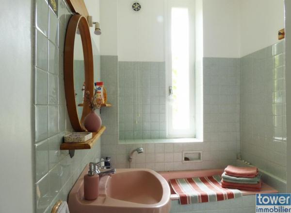 Maison
                                                                                                                                                                                                                                                                                                                        6 pièce(s)                                                                                                                                                                                                          4 chambre(s)                                                                                                                                                                                                          104  m²