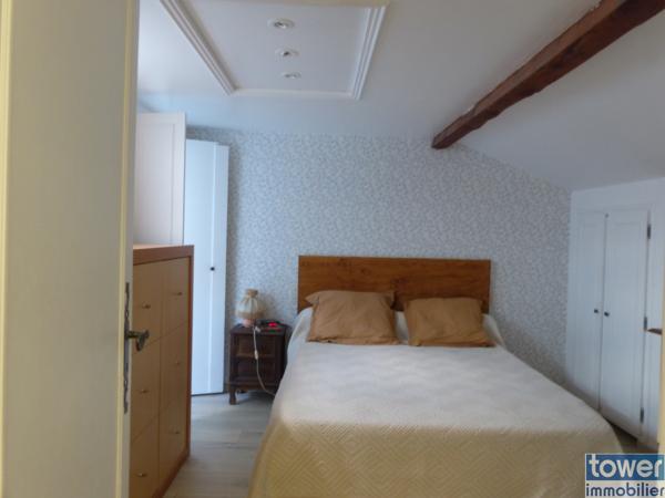 Maison
                                                                                                                                                                                                                                                                                                                        6 pièce(s)                                                                                                                                                                                                          4 chambre(s)                                                                                                                                                                                                          104  m²