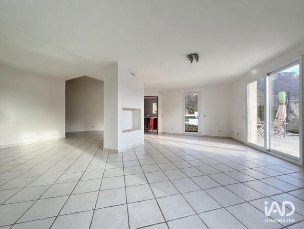 Maison à vendre 10 pièces 188 m² La Buisse