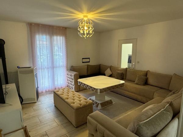 PAVILLON 3 CHAMBRES AVEC GARAGE ET JARDIN