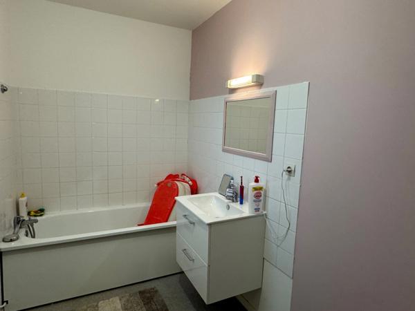 PAVILLON 3 CHAMBRES AVEC GARAGE ET JARDIN