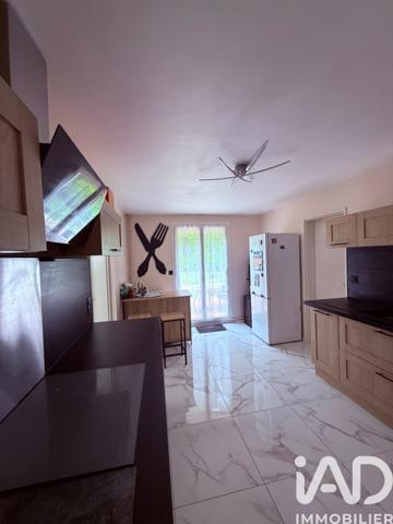 Maison à vendre 6 pièces 120,11 m² Vert-Saint-Denis