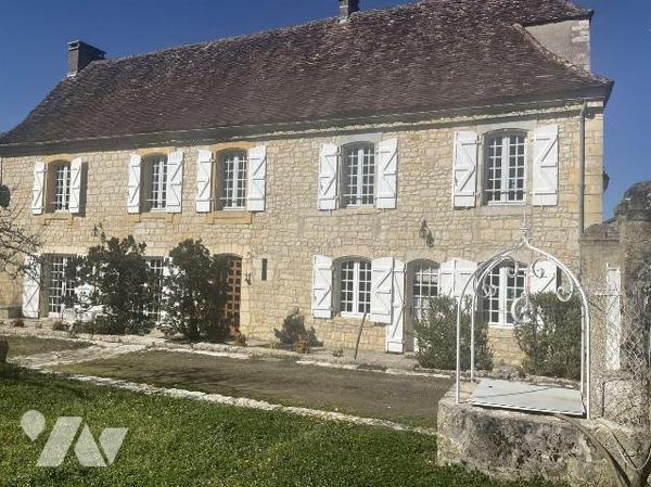 A VENDRE : Propriété coup de coeur composée d'une maison d'habitation, d'une grange attenante, ...
