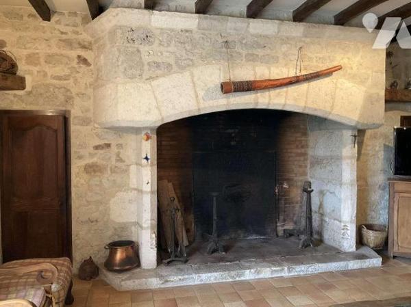 A VENDRE : Propriété coup de coeur composée d'une maison d'habitation, d'une grange attenante, ...