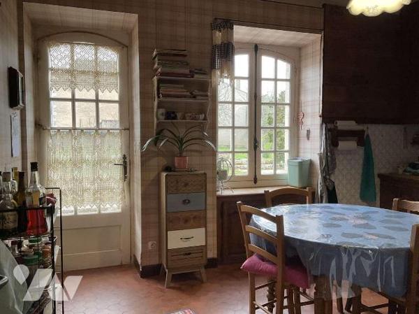 A VENDRE : Propriété coup de coeur composée d'une maison d'habitation, d'une grange attenante, ...