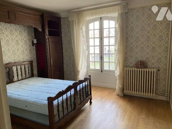 A VENDRE : Propriété coup de coeur composée d'une maison d'habitation, d'une grange attenante, ...