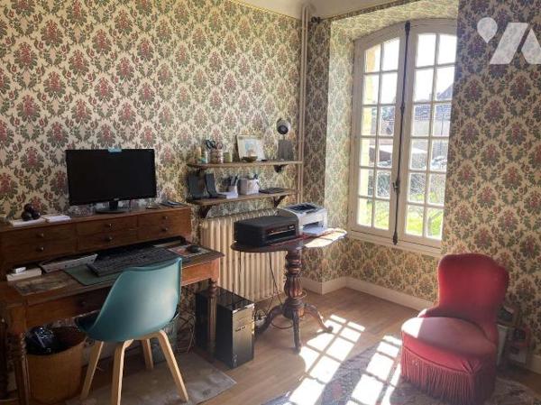 A VENDRE : Propriété coup de coeur composée d'une maison d'habitation, d'une grange attenante, ...