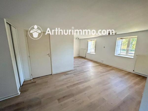 Location                                                      Appartement
                        
                     5 pièces                      106 m2                     à Saint-Didier-de-Formans