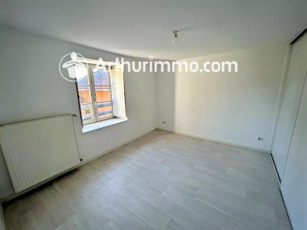Location                                                      Appartement
                        
                     5 pièces                      106 m2                     à Saint-Didier-de-Formans