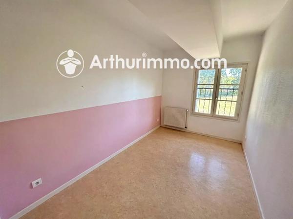 Location                                                      Appartement
                        
                     5 pièces                      106 m2                     à Saint-Didier-de-Formans