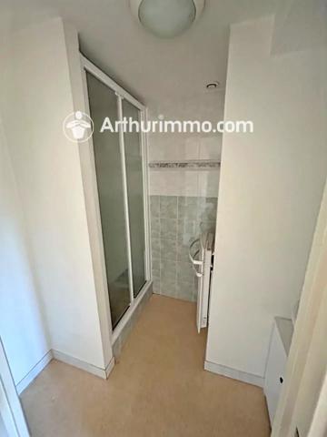 Location                                                      Appartement
                        
                     5 pièces                      106 m2                     à Saint-Didier-de-Formans