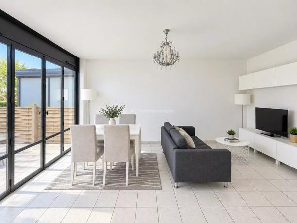 Vente                                                      Appartement
                        
                     3 pièces                      59 m2                     à Serris