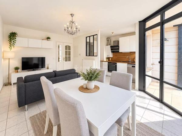 Vente                                                      Appartement
                        
                     3 pièces                      59 m2                     à Serris