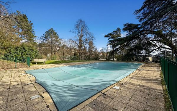 Appartement à vendre    5 pièces • 144,47 m2 Caluire-et-Cuire