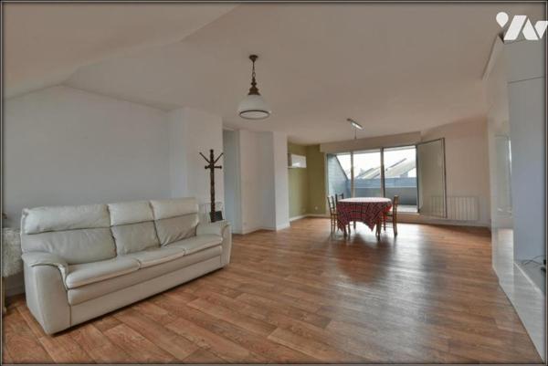 GRAND APPARTEMENT DE TYPE 3 PACE CENTRE ASCENSEUR GARAGE TERRASSE