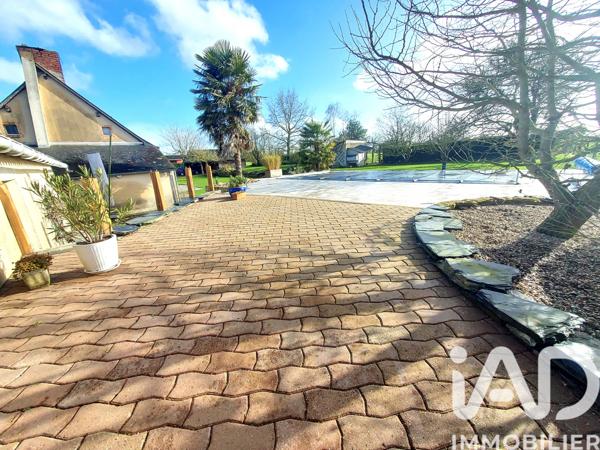 Maison à vendre 9 pièces 175 m² Le Lion-d'Angers