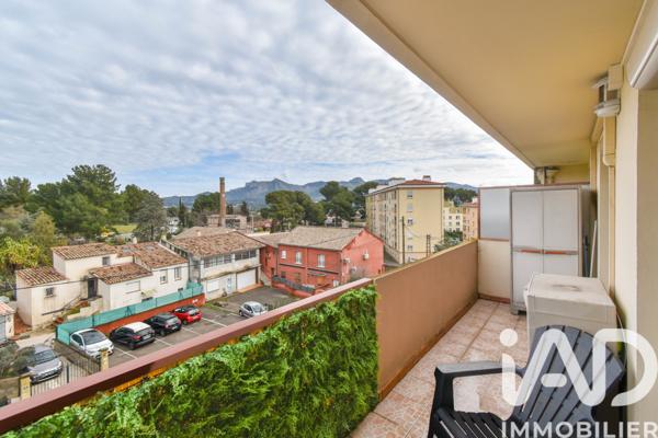 Appartement à vendre 4 pièces 74 m² Aubagne