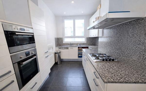 Appartement à vendre    3 pièces •  Brest